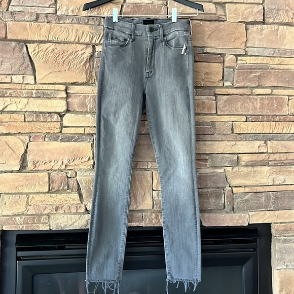 NWT MOTHER High Waisted Looker Ankle Fray Jeans! - Picture 7 of 8